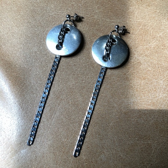 Jewelry - Button and chain earrings